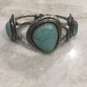 Turquoise stone bangle